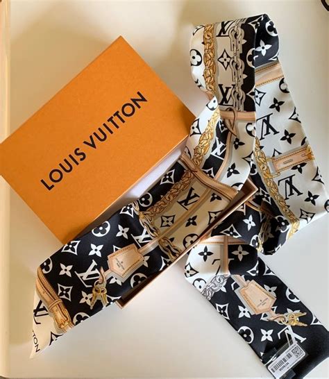 louis vuitton bandeau fake|Louis Vuitton bandeau on bag.